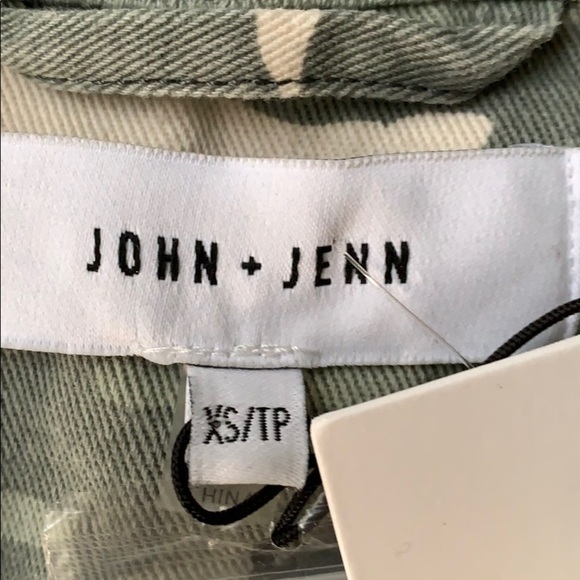 John + Jenn Camo Cropped Jean Denim Jacket - xs - Picture 7 of 8